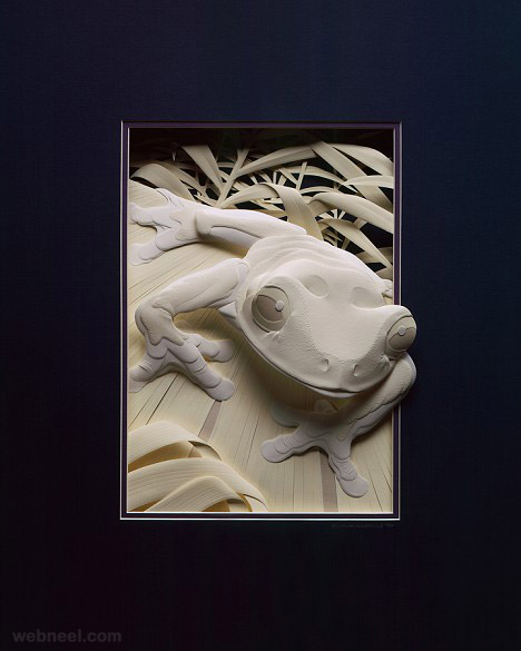 24-paper-sculpture-frog-by-calvin-nicholls