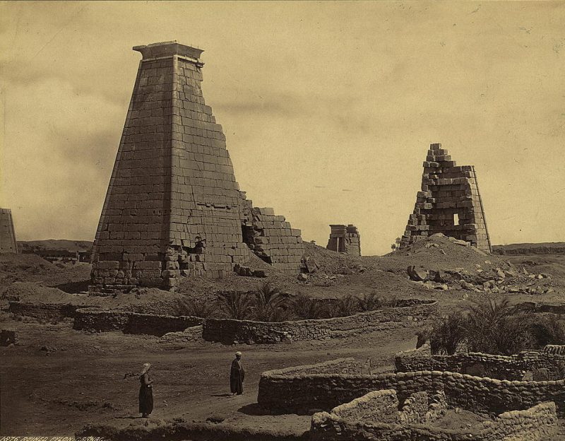 Photos of Ancient Egyptian Monuments More Than 100 Years Ago (11)