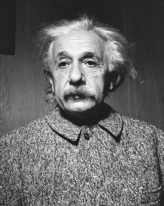 albert-einstein-07