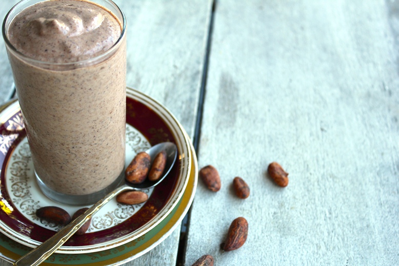 cashew-cacao-bean-smoothie-full-glass