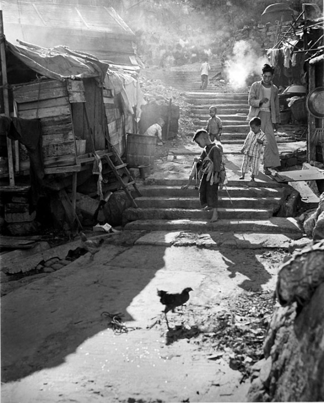 street-photography-hong-kong-memoir-fan-ho-210-640x795