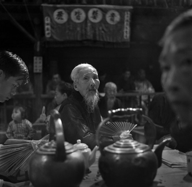 street-photography-hong-kong-memoir-fan-ho-211-640x623