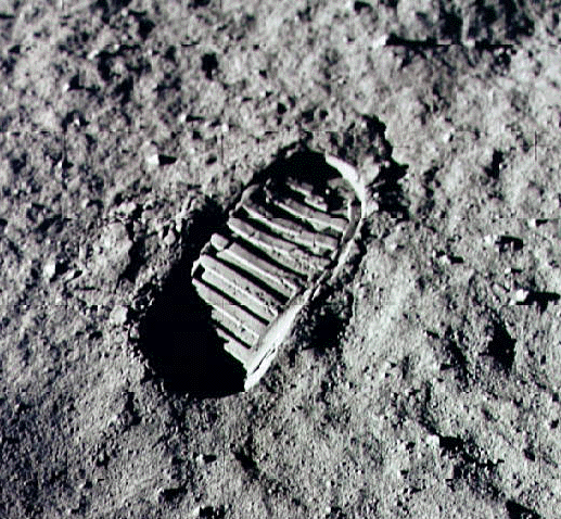 the first step on the moon